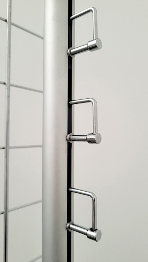 Ekspozytor naścienny na 18 szt.